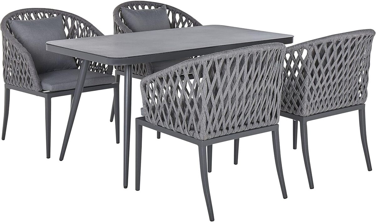 Test du salon de jardin Beliani : un ensemble table et chaises en aluminium