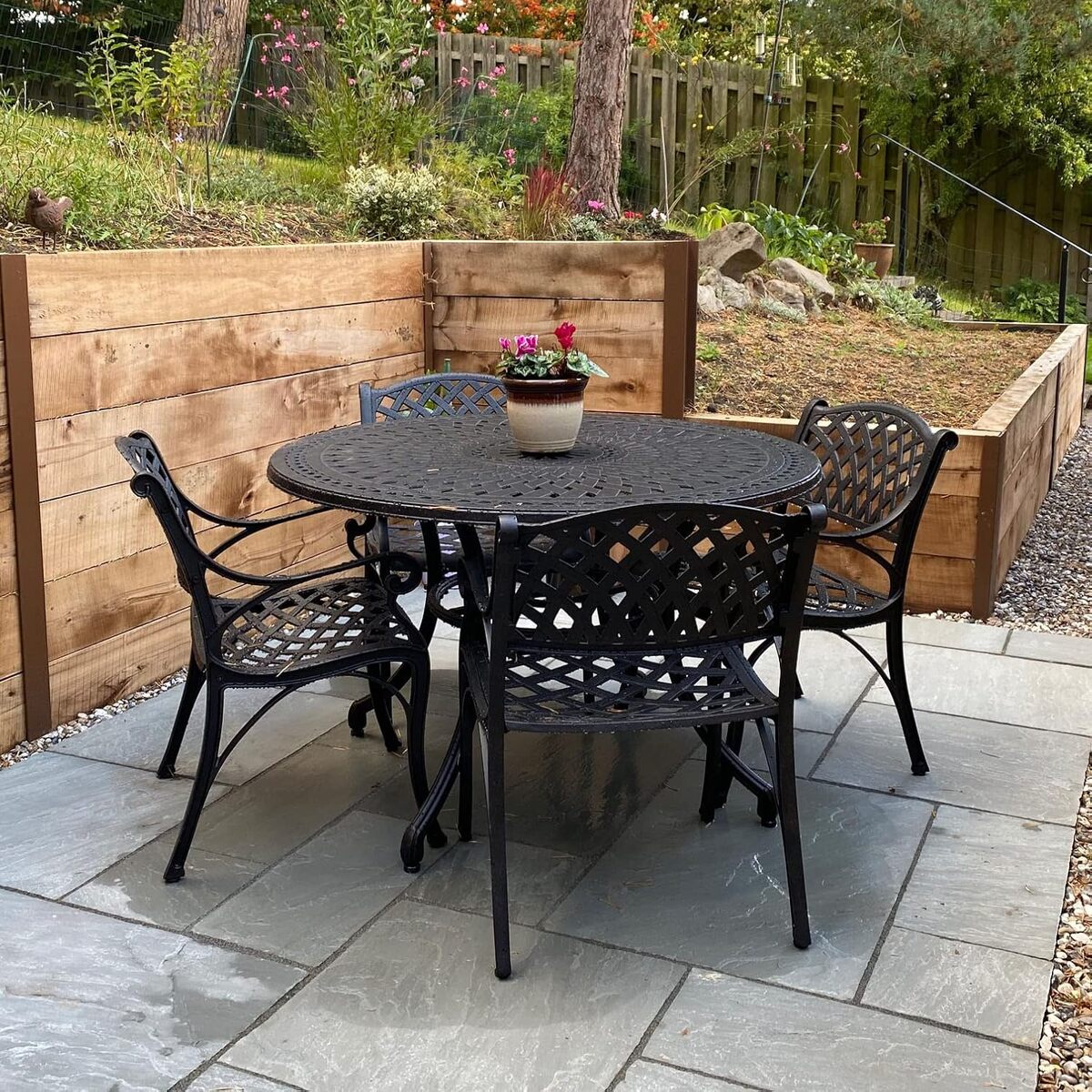 Test du salon de jardin Lazy Susan Alice 120 cm : élégance en aluminium