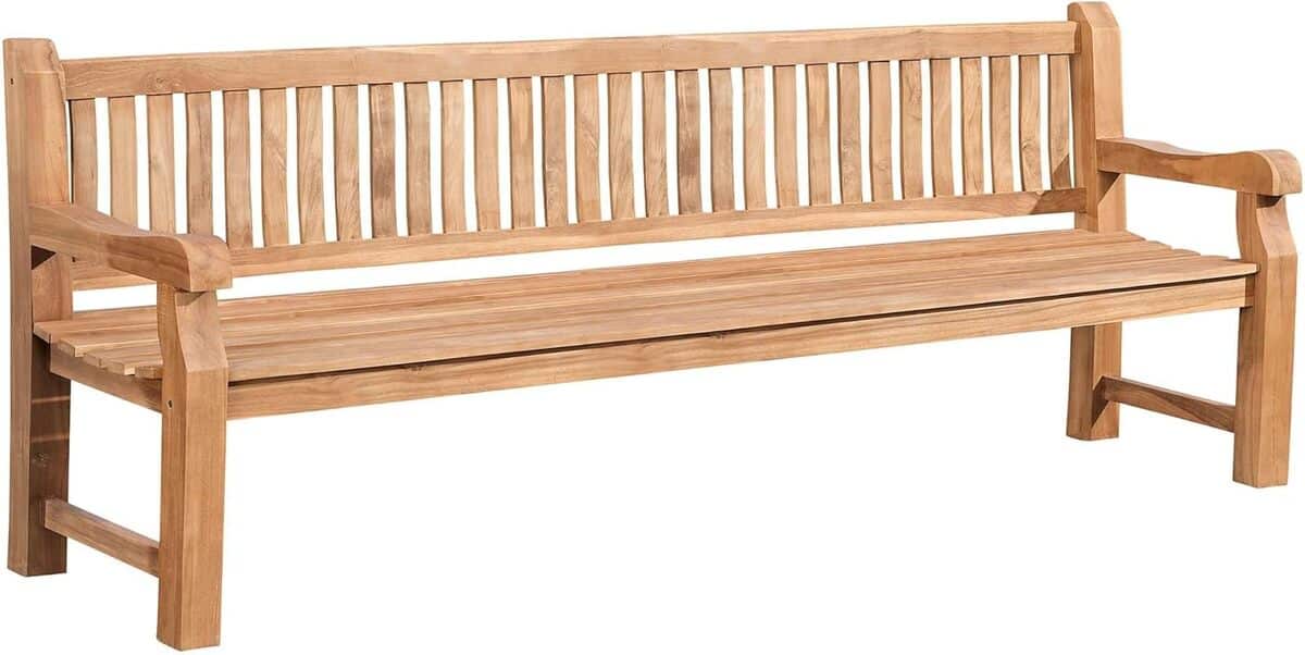 Test du banc en teck Jackson V2 : robuste et résistant aux intempéries