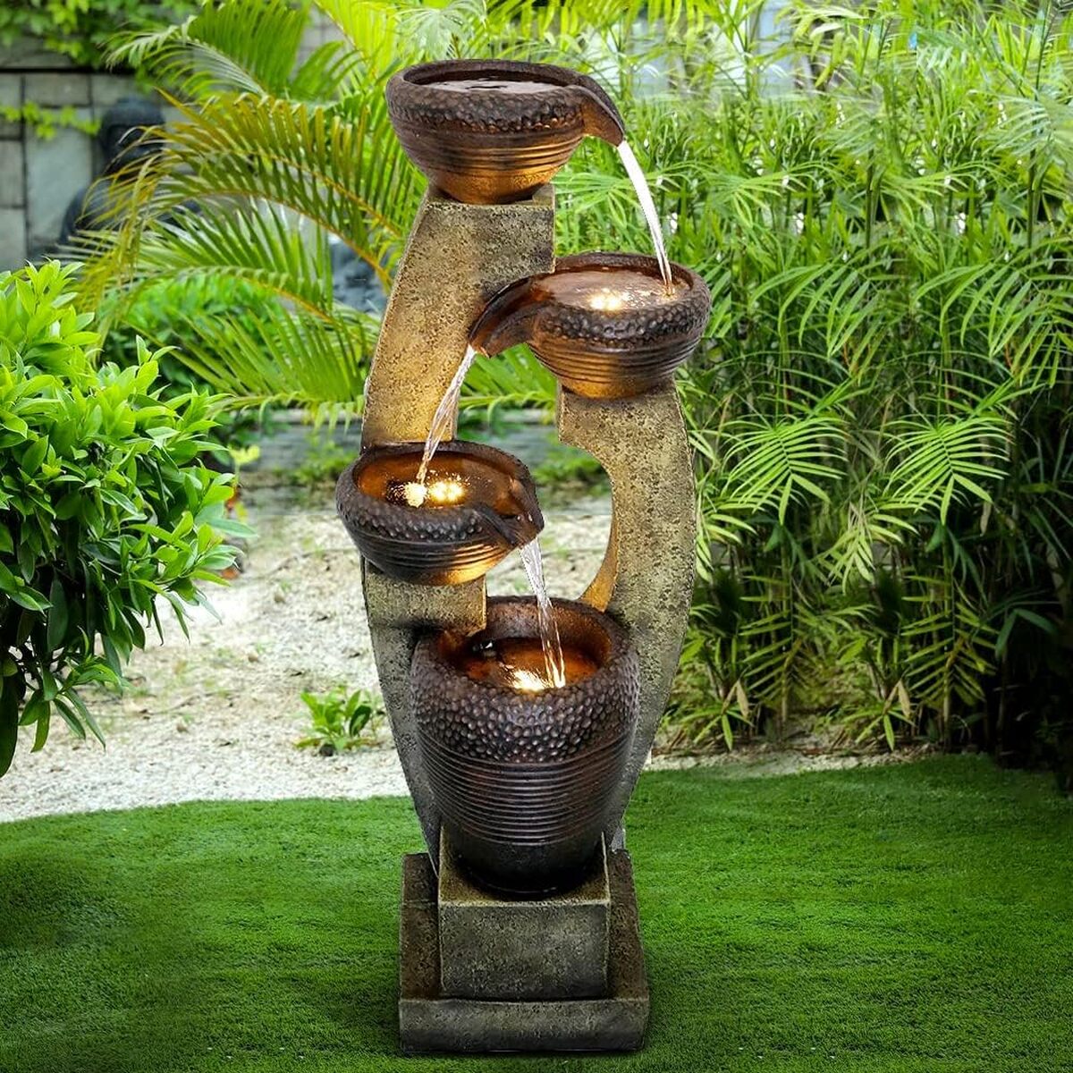 Test de la fontaine moderne d'extérieur Naturefalls 101, 6 cm avec LED