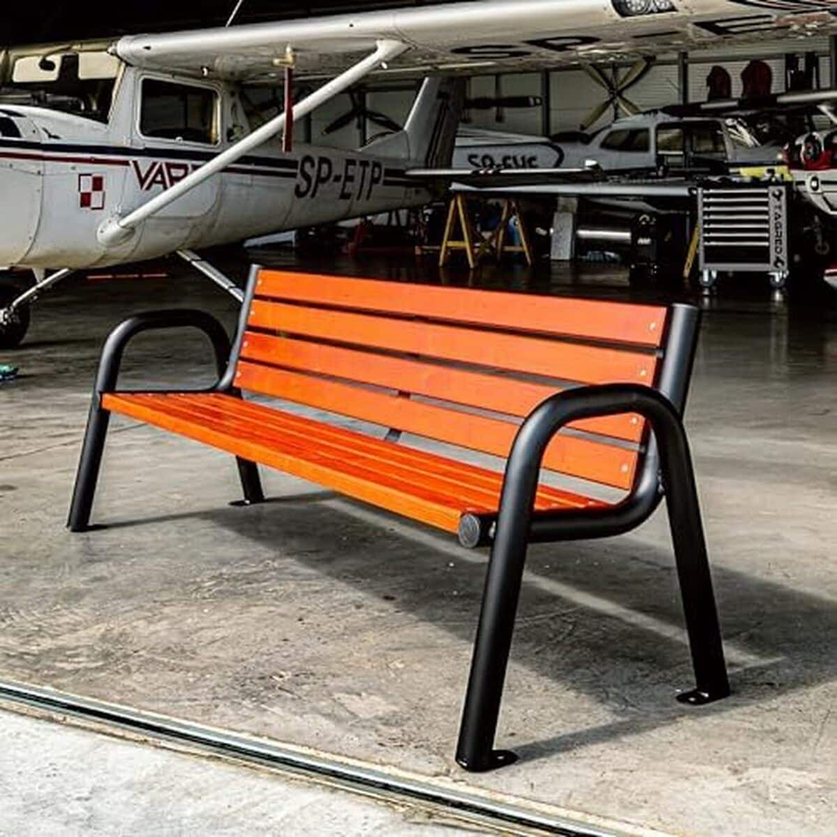 Test du banc de jardin Rekord Spartan BIS : robustesse et élégance en acajou