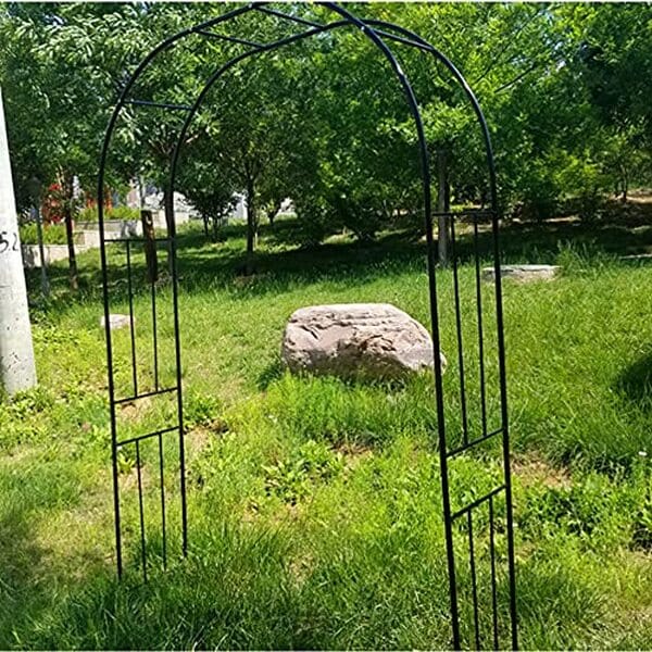 Découvrez notre test complet de l'arche à rosiers YYHJ, une tonnelle pergola en fer forgé idéale pour embellir votre terrasse avec charme et robustesse.