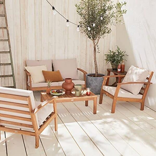 Découvrez notre test complet du salon Ushuaïa 4 places Alice's Garden en bois design. Avis, avantages et conseils pour bien choisir votre mobilier de jardin. 