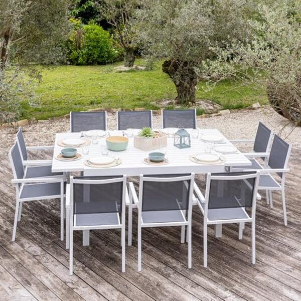 Découvrez notre test détaillé du salon de jardin extensible Happy Garden Venezia 10 places : qualité, confort et design pour vos repas en famille. 