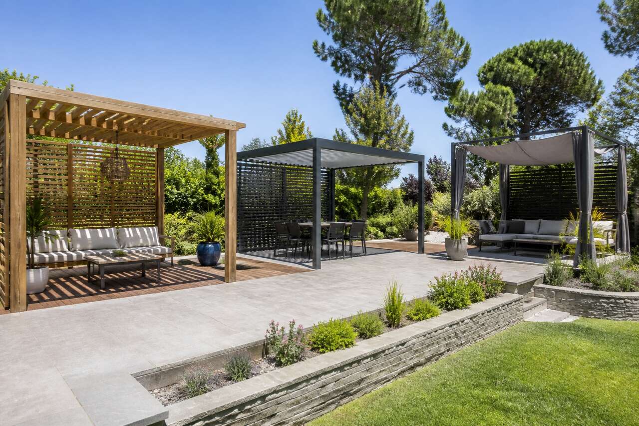 Comparer les principaux types d’abris de terrasse modernes Comparer les principaux types d’abris de terrasse modernes