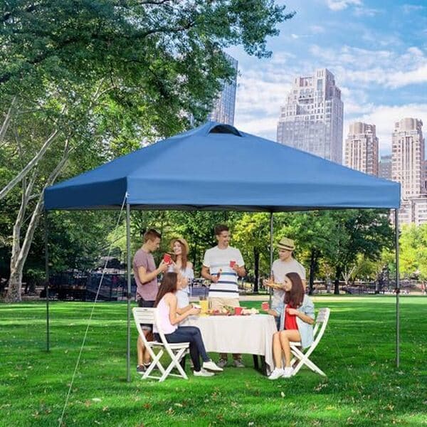 Découvrez notre test complet du pavillon pliable Outsunny 3x3m : imperméabilité, résistance et praticité pour aménager votre espace extérieur avec style.
